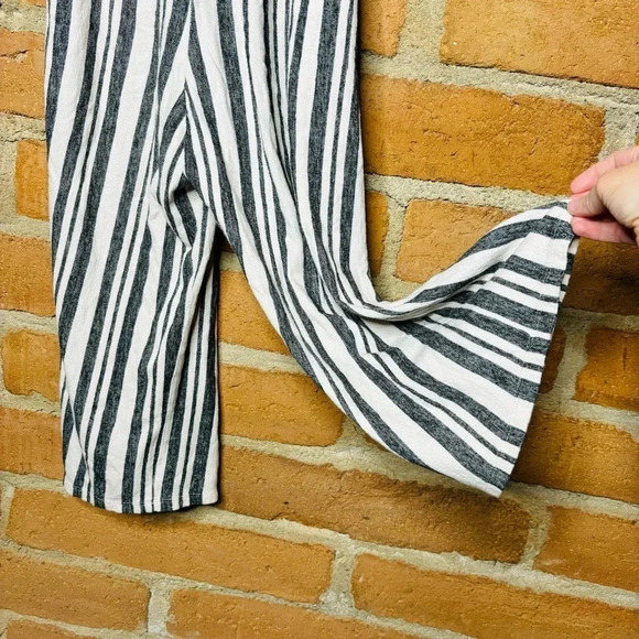 Jolt Striped Jumpsuit w/ Adjustable Tie Straps size SMALL - Picture 5 of 7